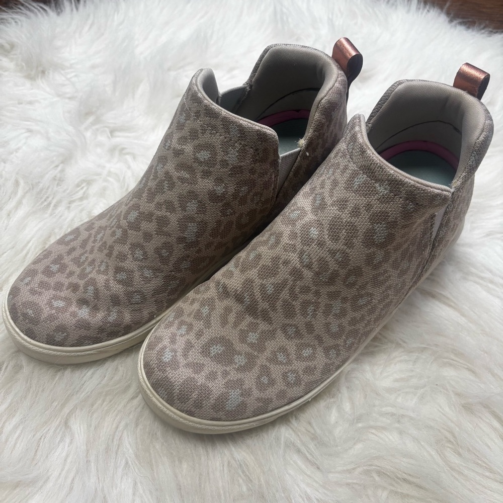 Ryka Knit Leopard Print Hidden Wedge Sneakers Women’s size 7.5 Wide